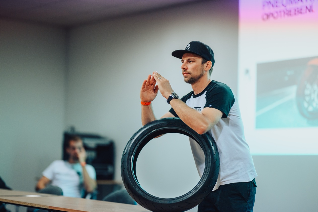 tj-pyramida ve velké velikosti